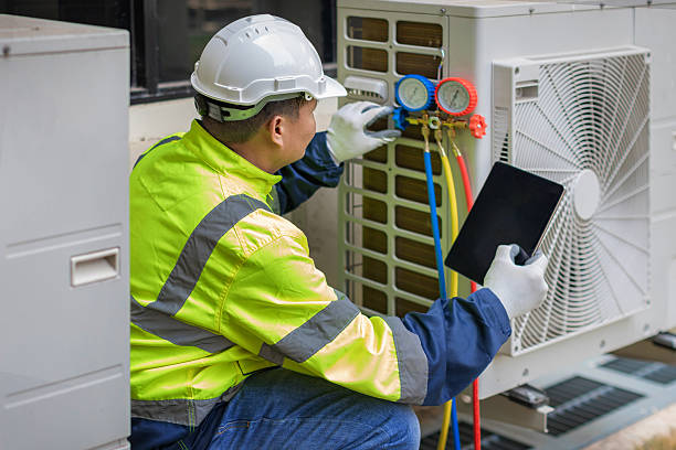 Professional Hvac technician working in Prather, CA